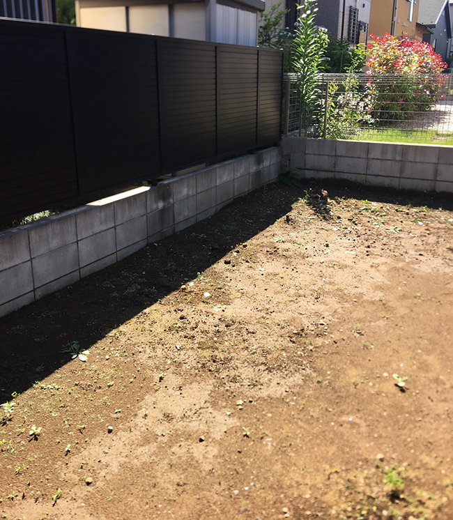 庭のリフォーム工事 人工芝張り